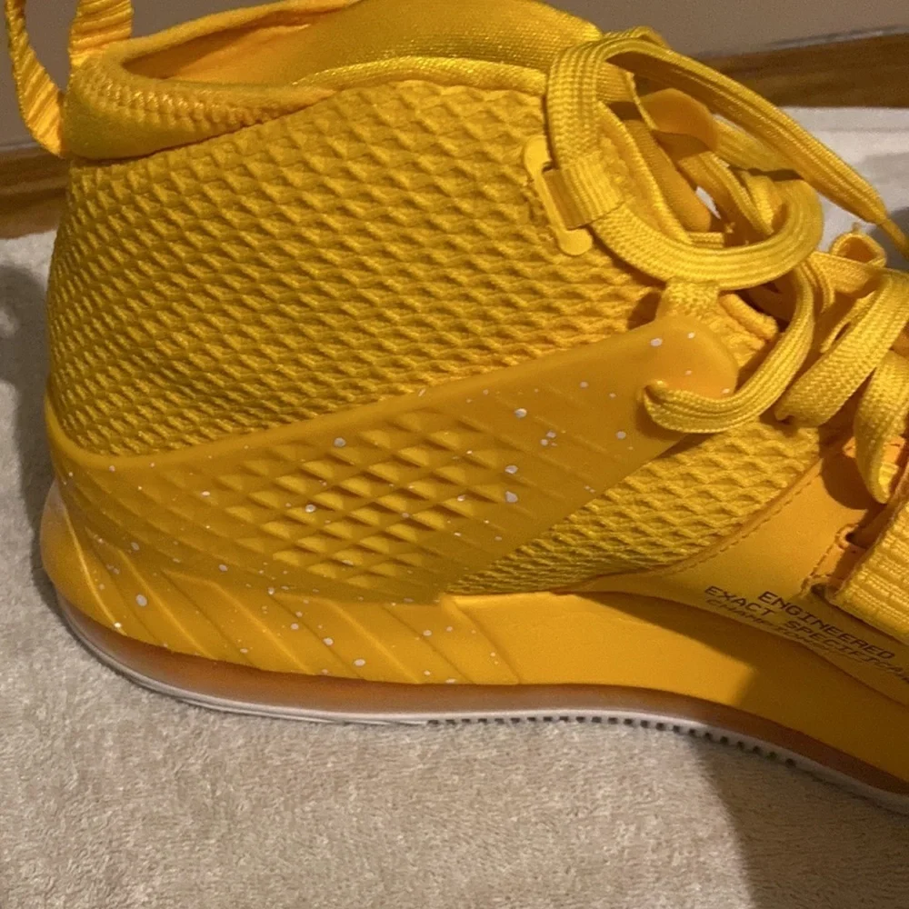 MEN'S NIKE AIRMAX 2  YELLOW BASKETBALL SHOES​​​ - Picture 7 of 7